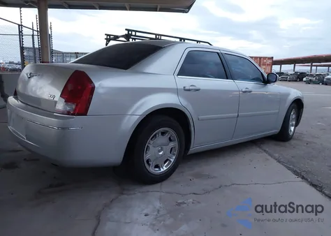 2005 Chrysler 300 Touring from USA, damaged, VIN 2C3AA53GX5H140717